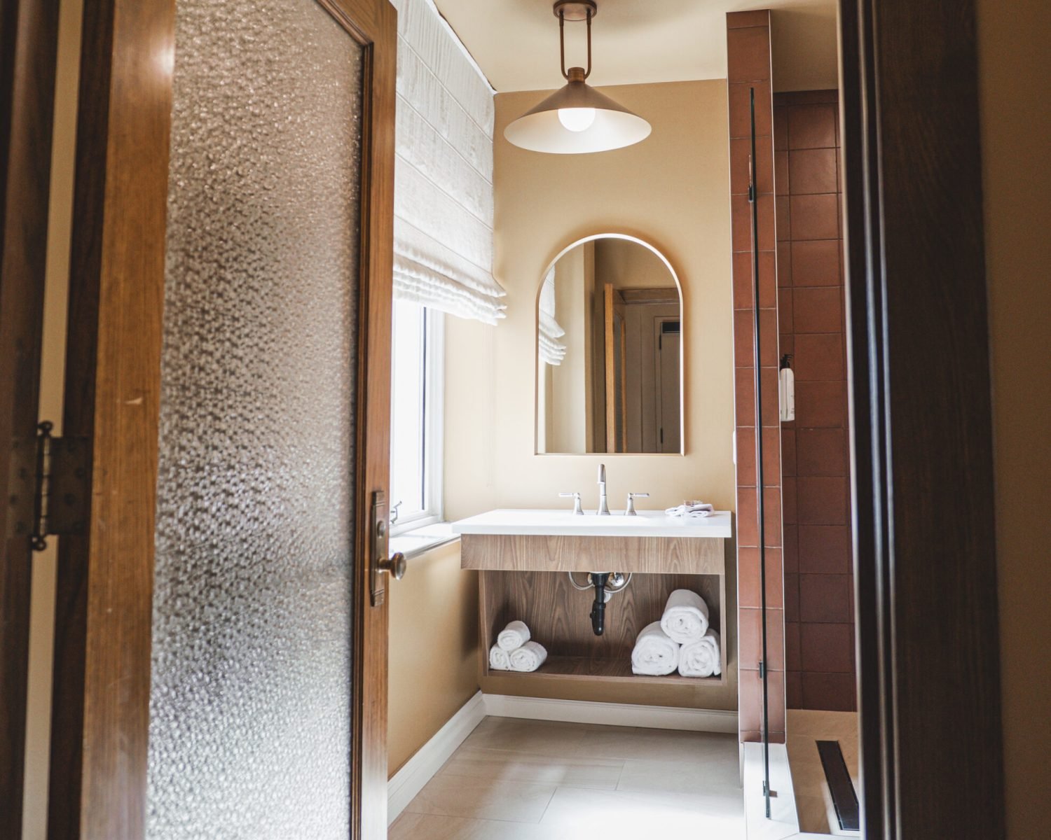 the-abbott-suite-bathroom-powerhouse-on-broadway