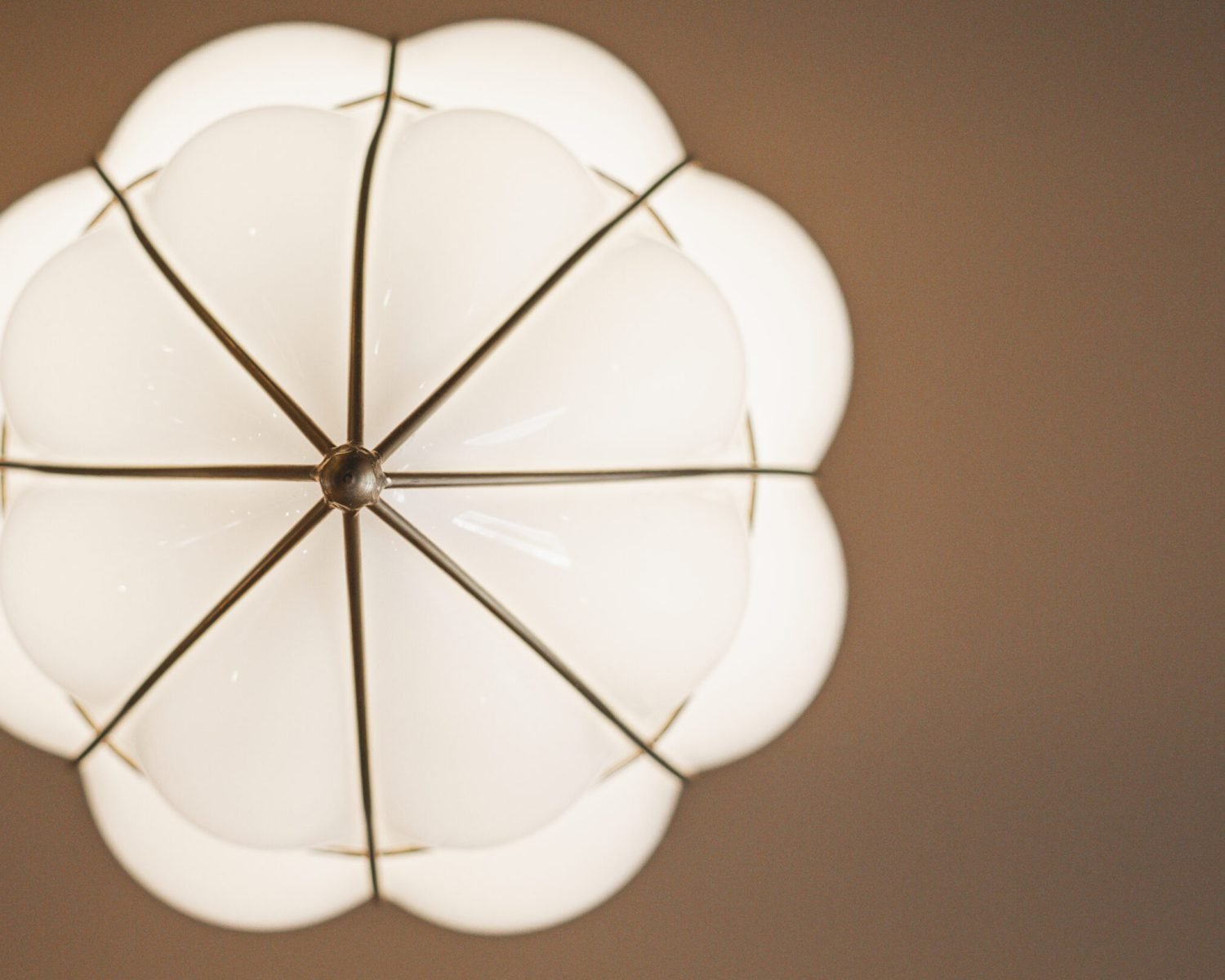 the-abbott-suite-light-fixture-closeup-powerhouse-on-broadway