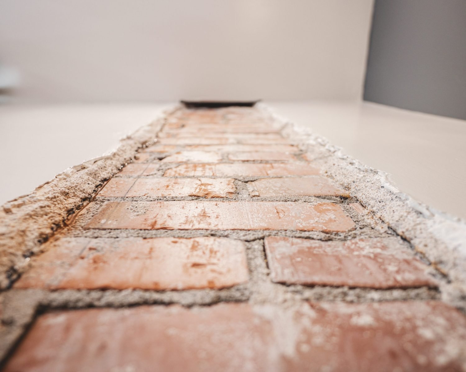 the-everett-suite-exposed-brick-detail-modern-industrial-style-powerhouse-on-broadway